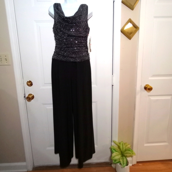 R&M Richards Black Sequin Top Sleeveless Jumpsuit. Size 10 - Picture 1 of 11